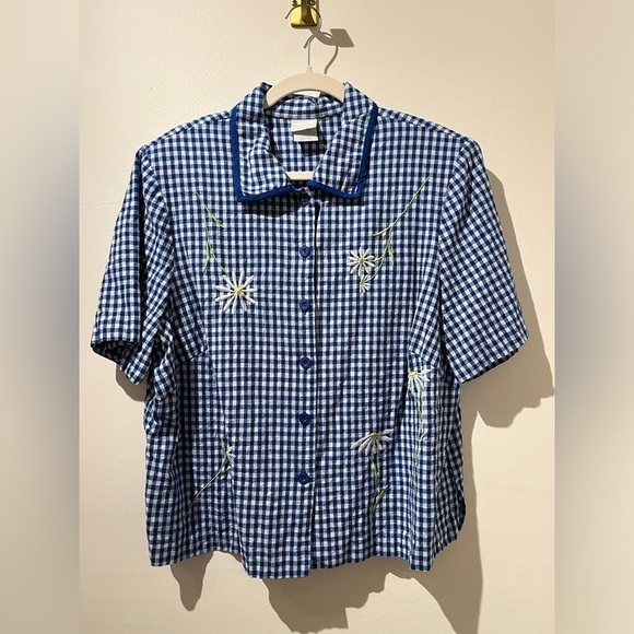 Studio C blue gingham and daisy top- Size 18W - Picture 1 of 6